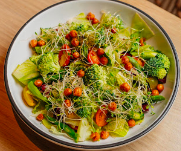 The Well signature dishes Pasta Bolognese
Pasture-Raised Chicken Pecan Salad
Pesto Pasta Salad